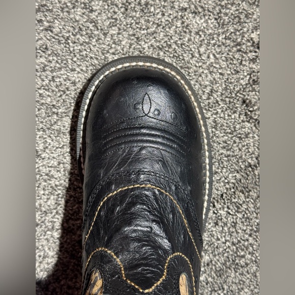 Justin Boots Black and Tan Heeled Boots - Picture 9 of 16